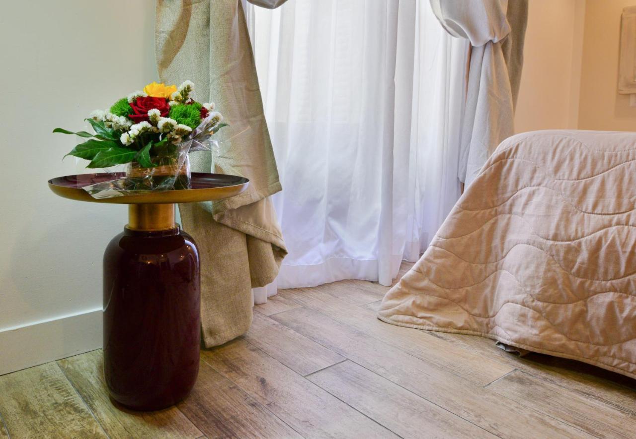 Spagna Ave Bed & Breakfast Roma